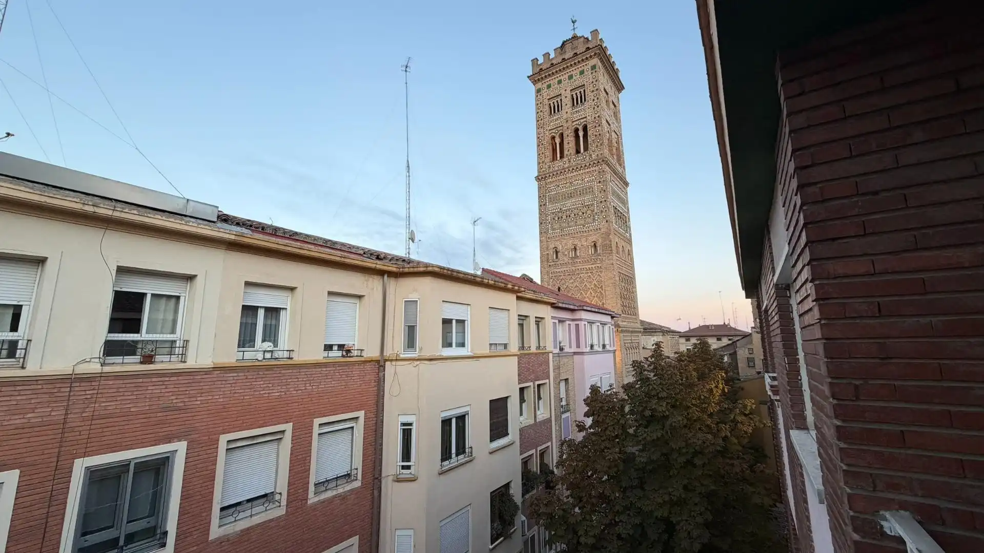 Exterior view of Flat for rent in  Zaragoza Capital  with Heating, Terrace and Storage room