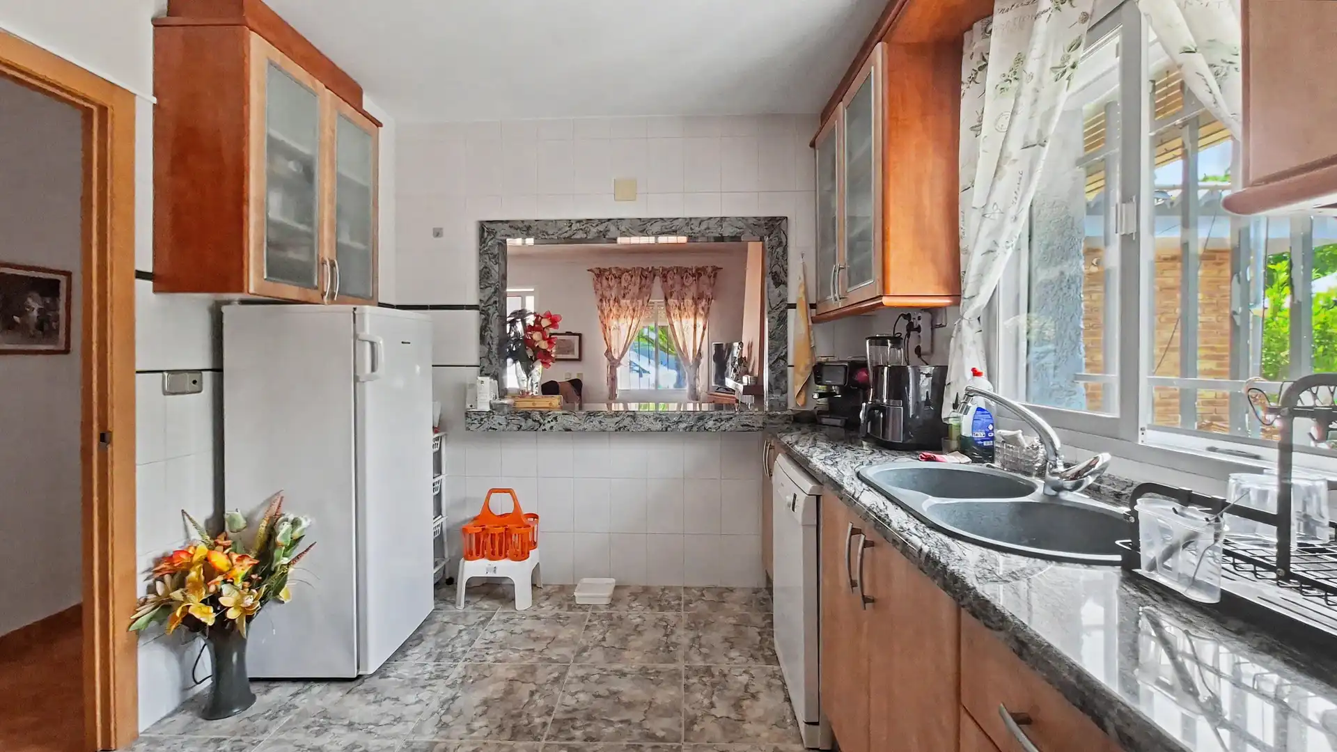 Kitchen of Houses for sale in Oliva  with Air Conditioner, Heating and Private garden