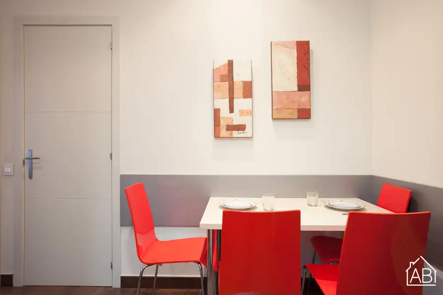 Comedor de Apartamento en venta en Barcelona con Amueblado y Balcón