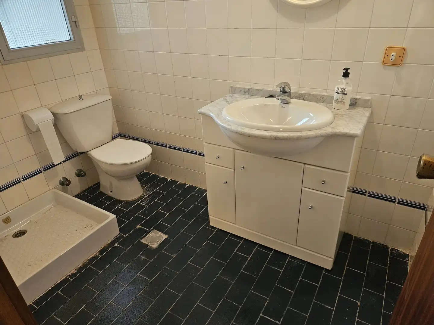 Bathroom of Flat for sale in Santa Pola  with Furnished, TV and Balcony