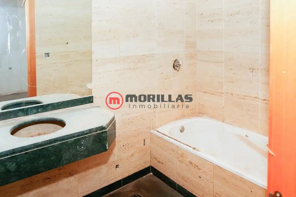 Badezimmer von Gebäude zum Verkauf in Yecla