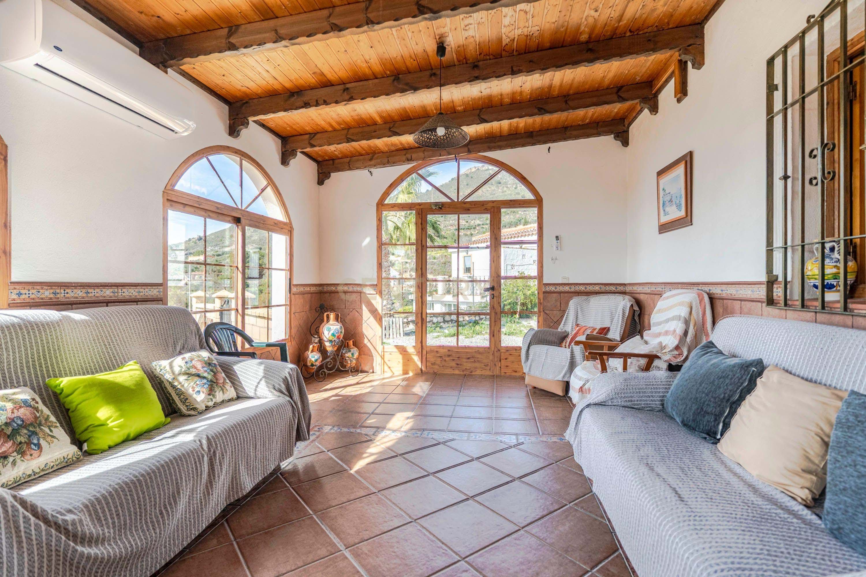 Casa o xalet en venda en Vélez de Benaudalla amb Piscina