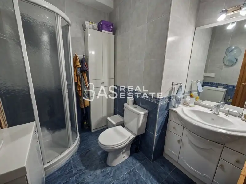 Badezimmer von Wohnung zum Verkauf in Fuenlabrada mit Terrasse und Möbliert