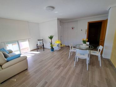 Apartamento con balcón en alquiler en Nueva Torrevieja - Aguas Nuevas