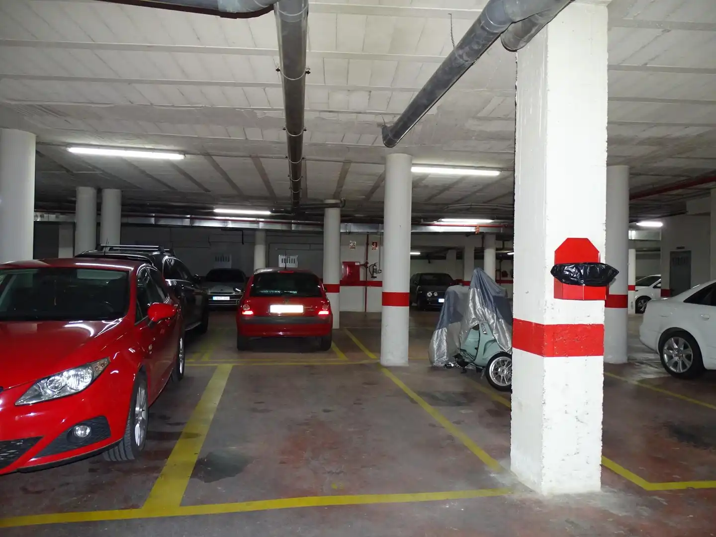 Parking de Piso en venta en Granada con Aire acondicionado, Calefacción y Trastero
