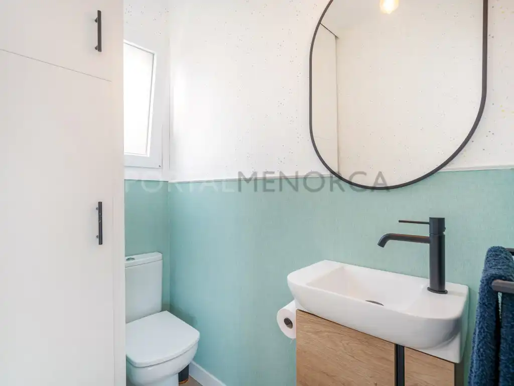 Badezimmer von Haus oder Chalet zum Verkauf in Ciutadella de Menorca mit Klimaanlage, Privatgarten und Terrasse
