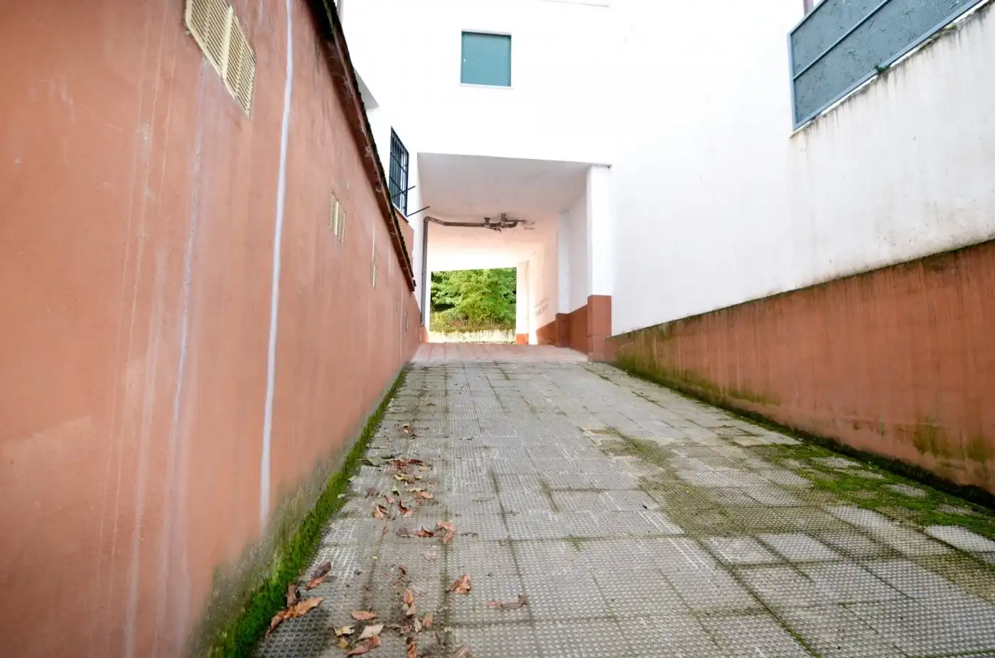 Außenansicht von Garage zum Verkauf in Candelario
