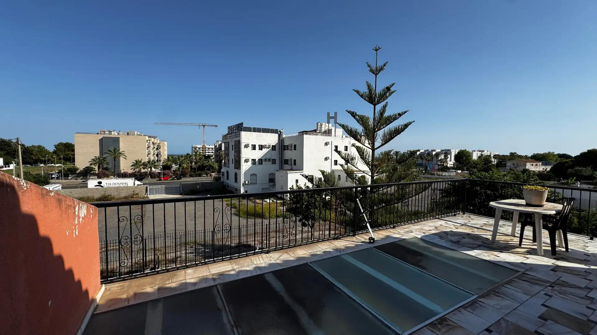 Vista exterior de Casa o xalet en venda en Torredembarra amb Aire condicionat, Calefacció i Jardí privat