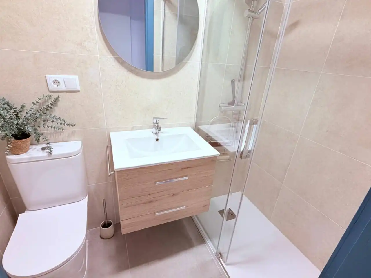 Bathroom of Apartments for sale in Almuñécar  with Air Conditioner and Terrace