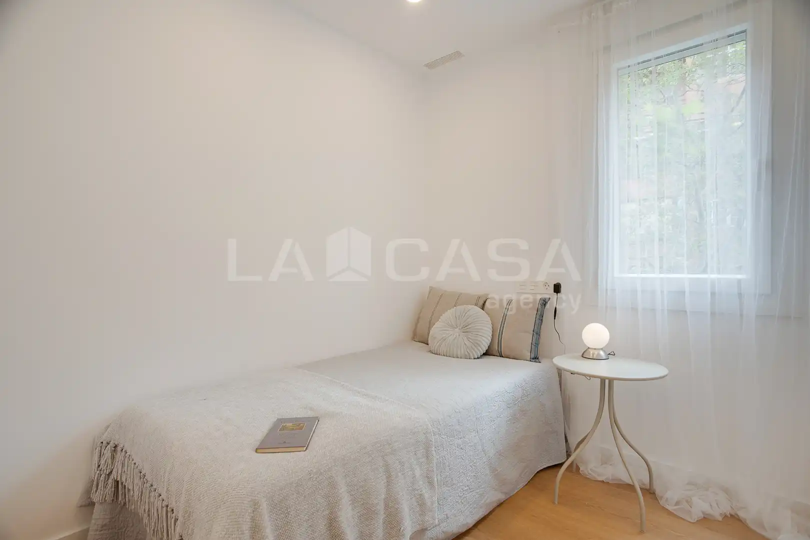 Schlafzimmer von Wohnung zum Verkauf in Barcelona mit Heizung und Balkon