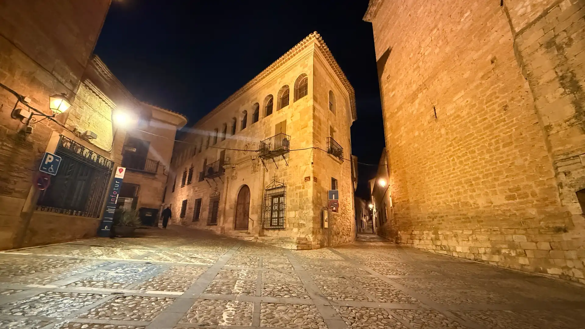 Vista exterior de Piso en venta en Chinchilla de Monte-Aragón con Calefacción, Parquet y Lavadora