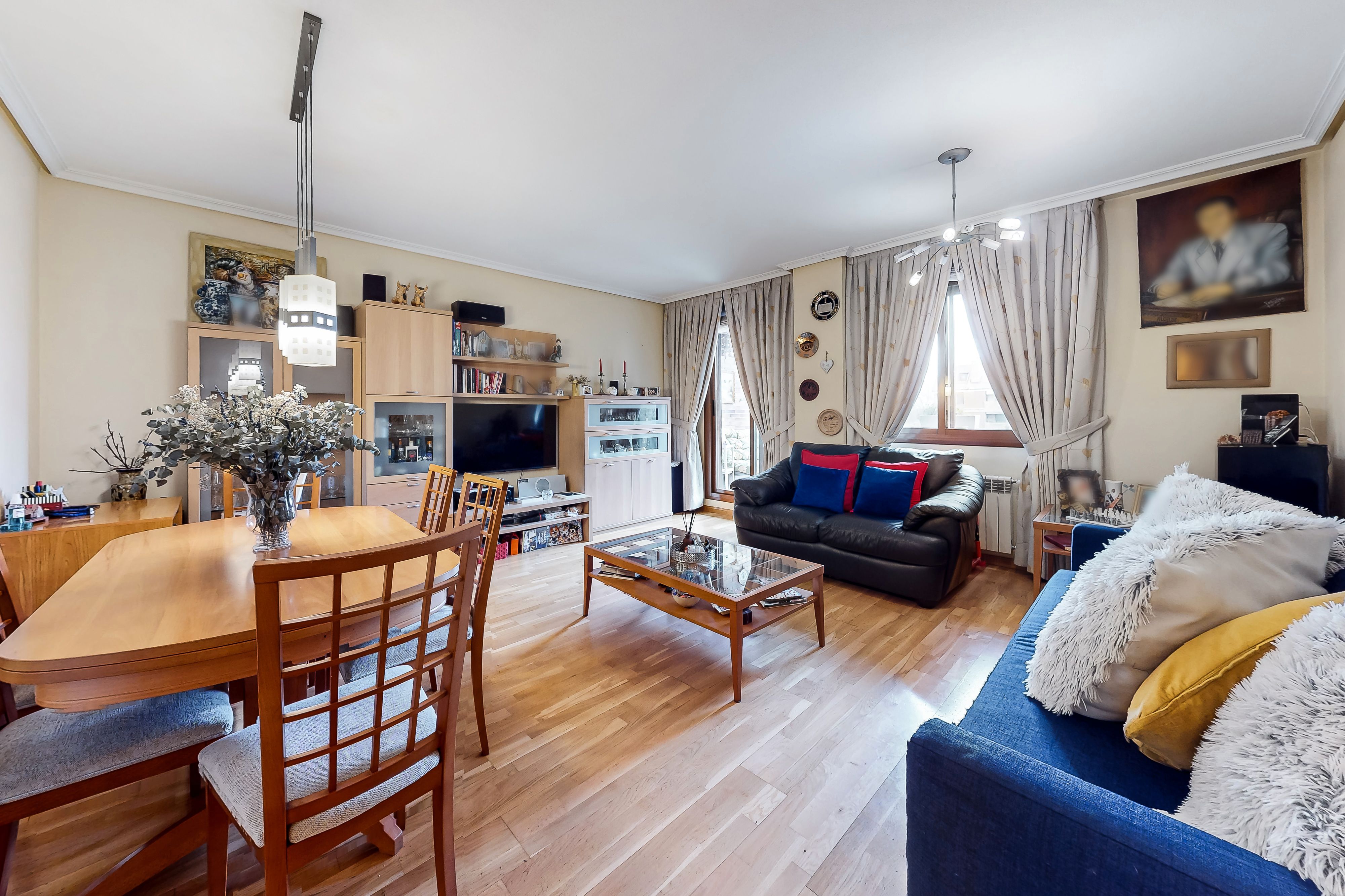 Living room of Flat for sale in Pozuelo de Alarcón  with Heating, Terrace and Storage room
