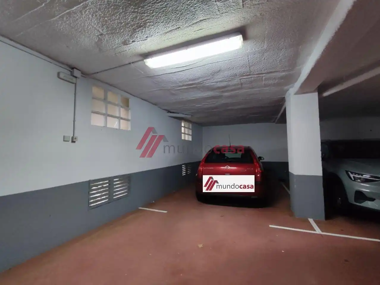 Aparcament de Dúplex en venda en Ferrol amb Calefacció, Parquet i Moblat