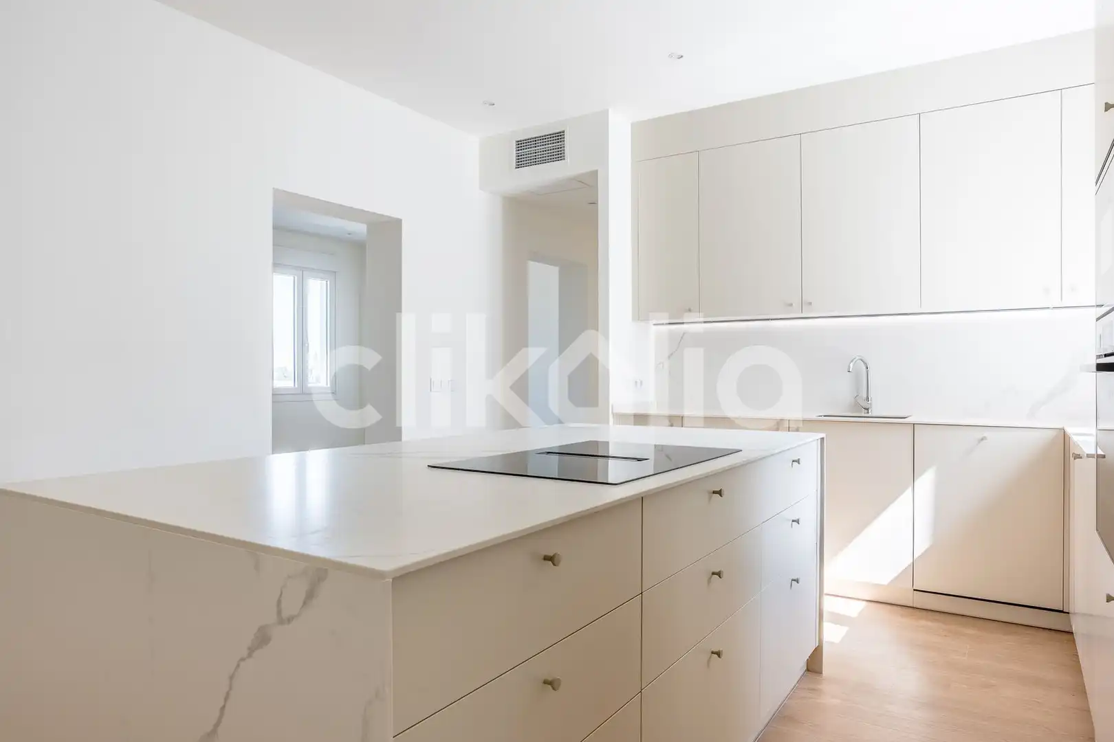 Cocina de Piso en venta en Sevilla con Aire acondicionado y Jardín privado