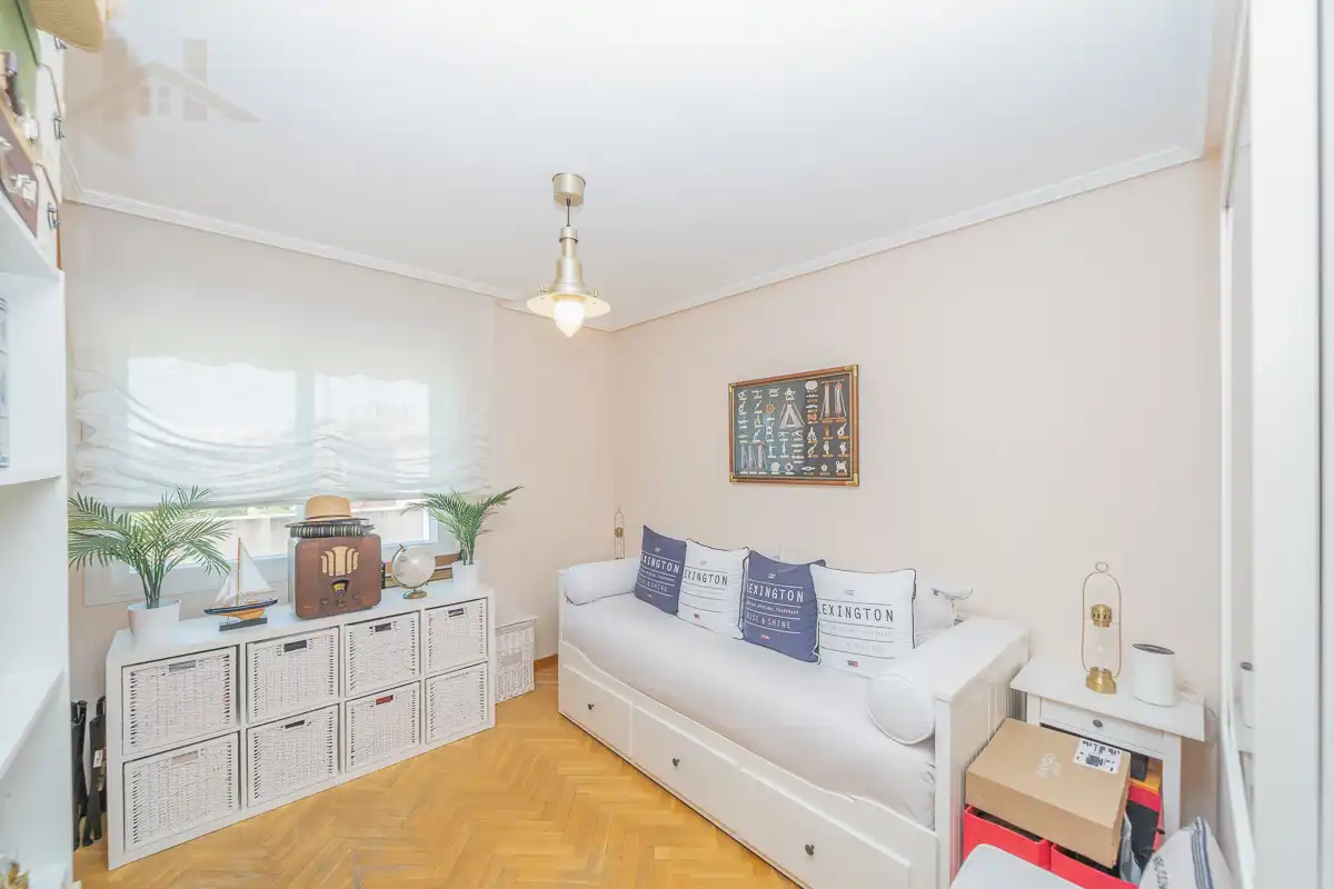 Bedroom of Flat for sale in Boadilla del Monte  with Air Conditioner, Heating and Storage room