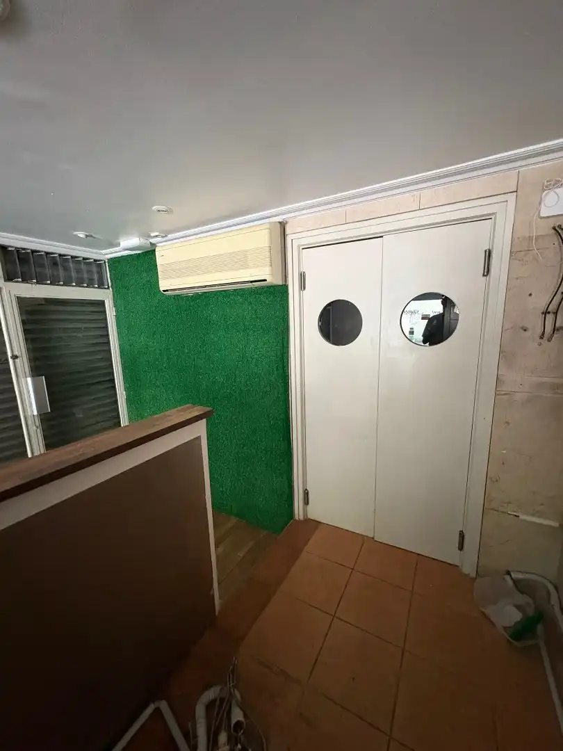 Commercial properties for rent in Girona  with Air Conditioner, Heating and Parquet flooring