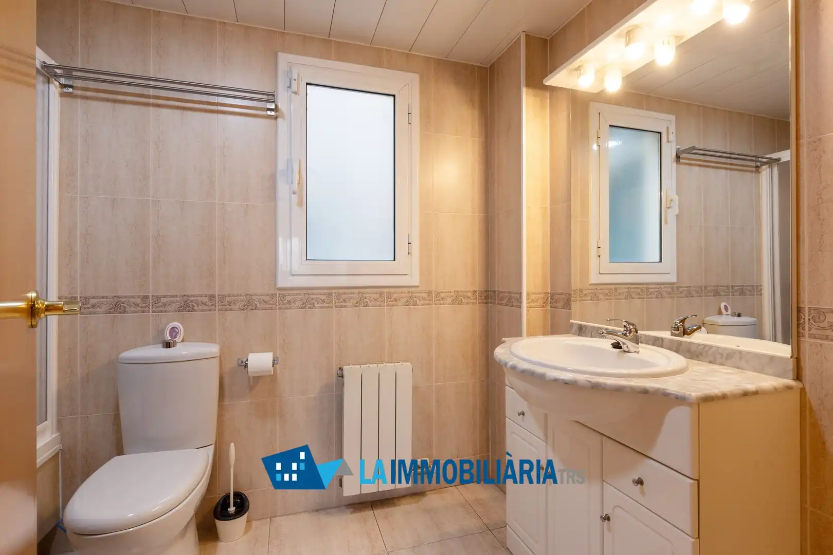 Badezimmer von Wohnung zum Verkauf in Terrassa