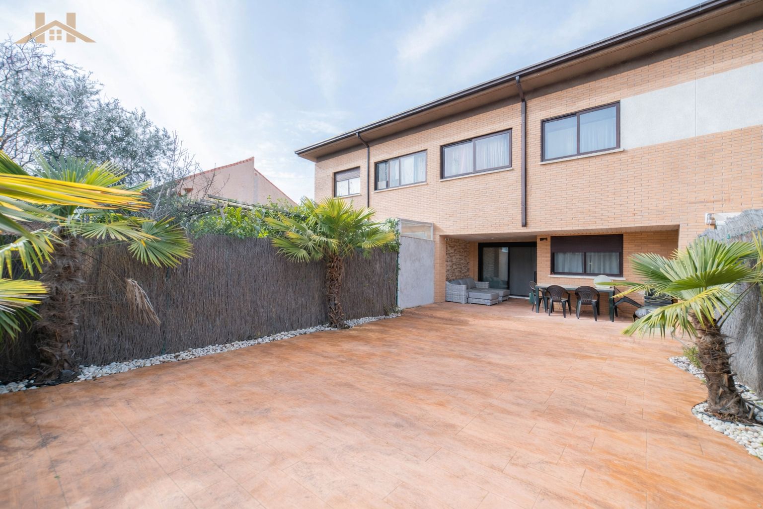 Vista exterior de Casa adosada en venta en Navalcarnero con Aire acondicionado, Calefacción y Jardín privado