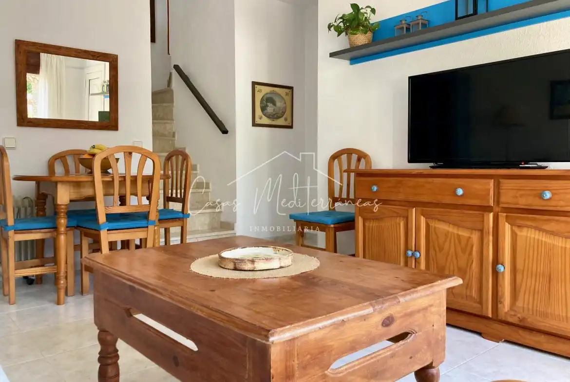 Sala de estar de Casa adosada de alquiler en Vandellòs i l'Hospitalet de l'Infant con Jardín privado, Terraza y Amueblado