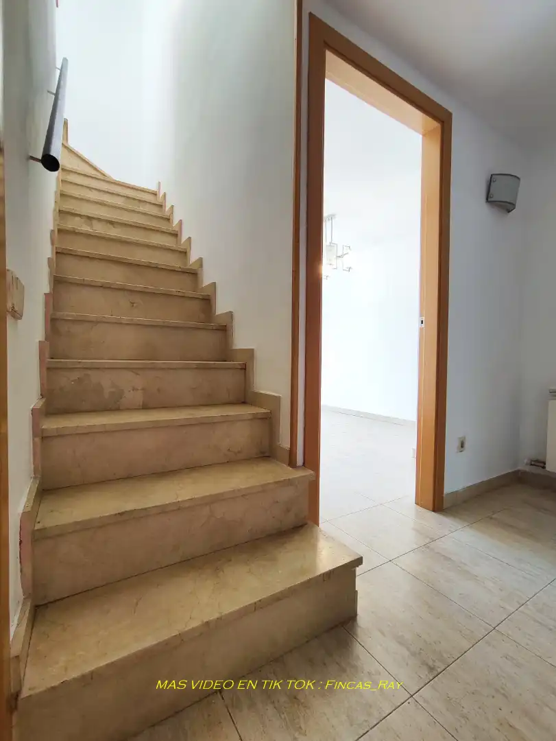 Maisonette zum Verkauf in Ripollet mit Klimaanlage, Heizung und Terrasse