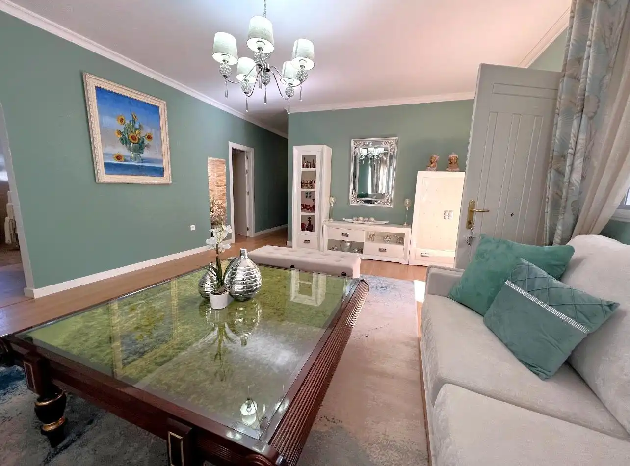 Sala de estar de Casa o chalet en venta en Estepona con Aire acondicionado, Jardín privado y Terraza