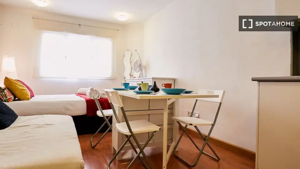 Room in Universidad - Malasaña
