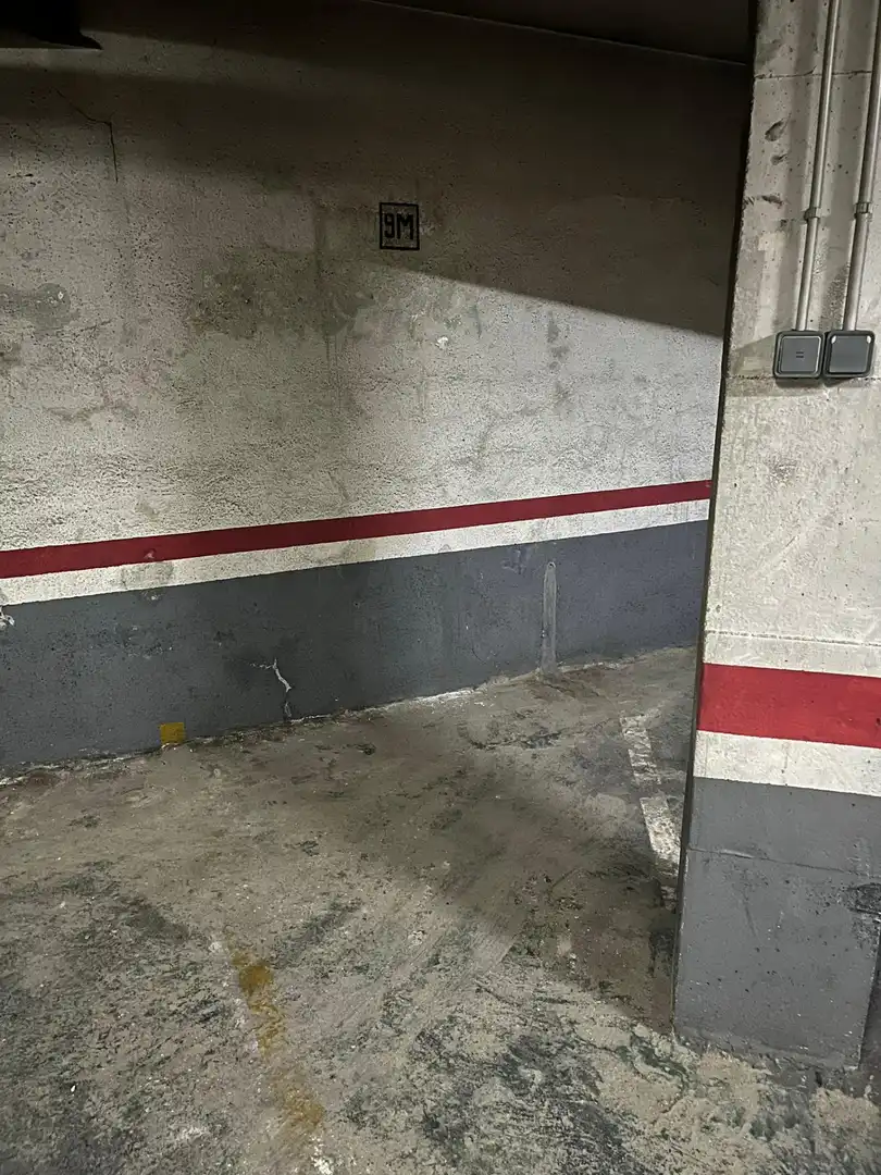 Motorradstellplatz zum Verkauf in Col.legis Nous, imagen 3