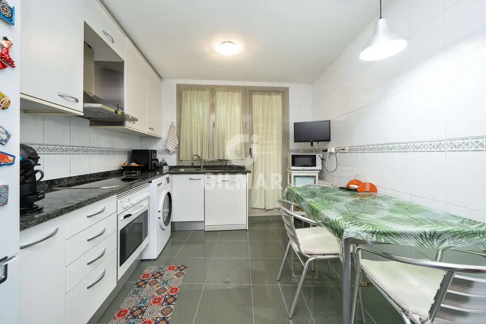 Cocina de Planta baja en venta en Madrid con Calefacción, Jardín privado y Piscina
