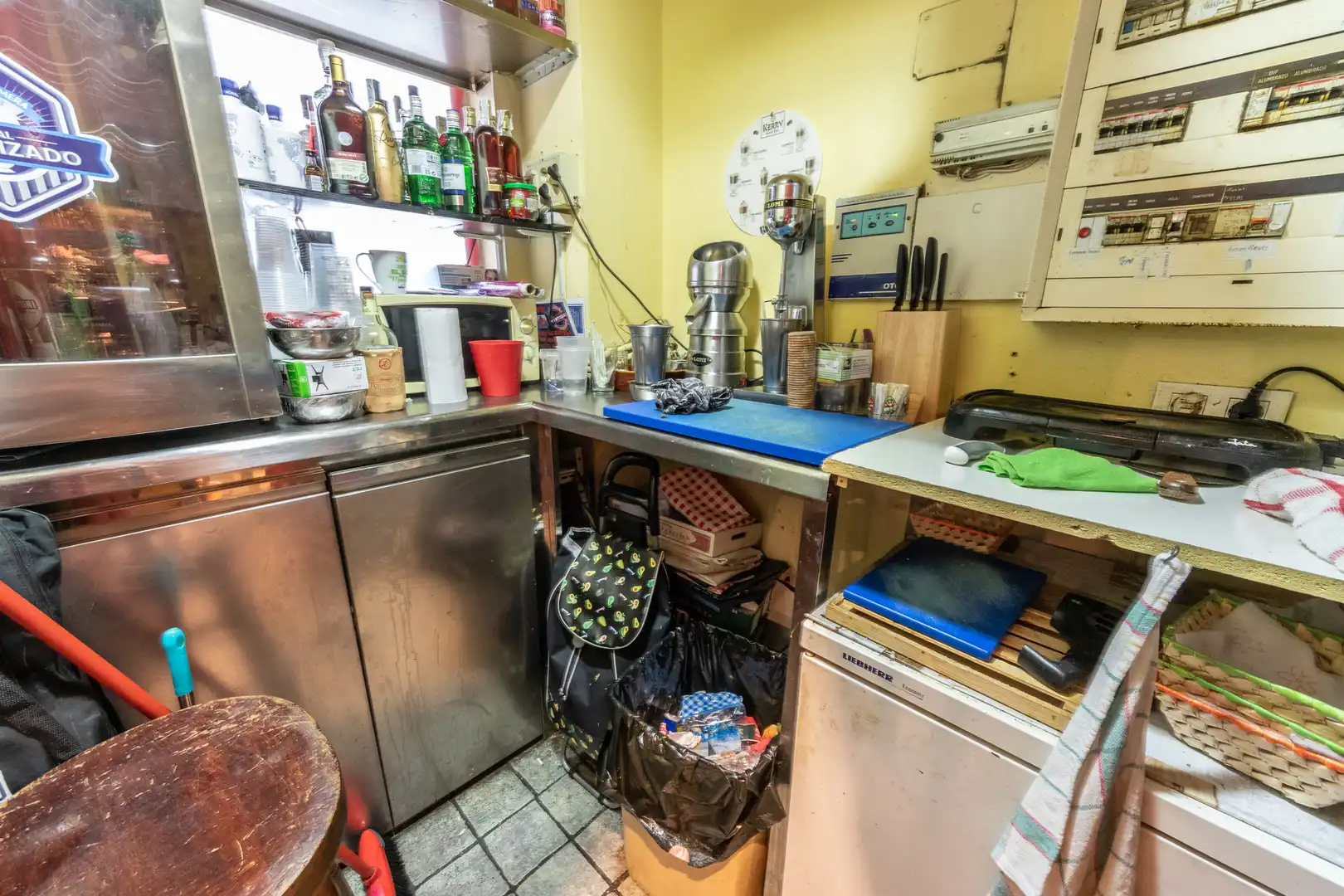 Cocina de Local en venta en Bilbao  con Aire acondicionado, Calefacción y Amueblado