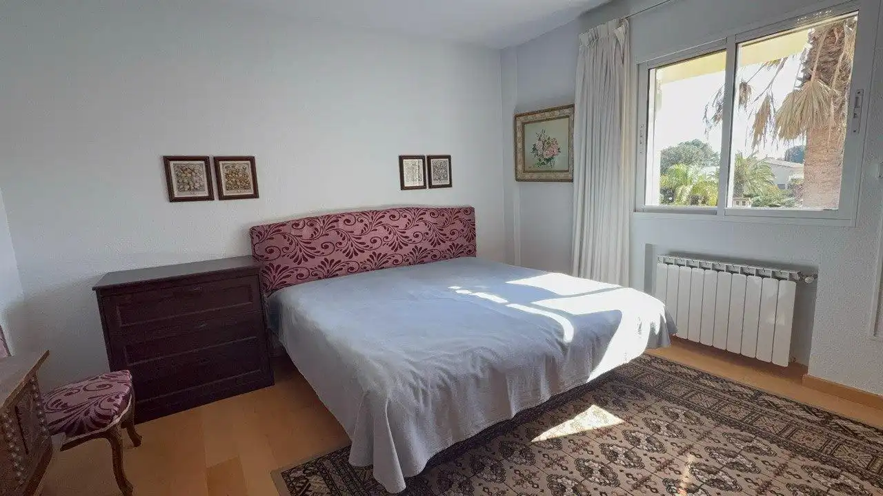 Habitación de Casa o chalet en venta en L'Eliana con Aire acondicionado, Calefacción y Jardín privado