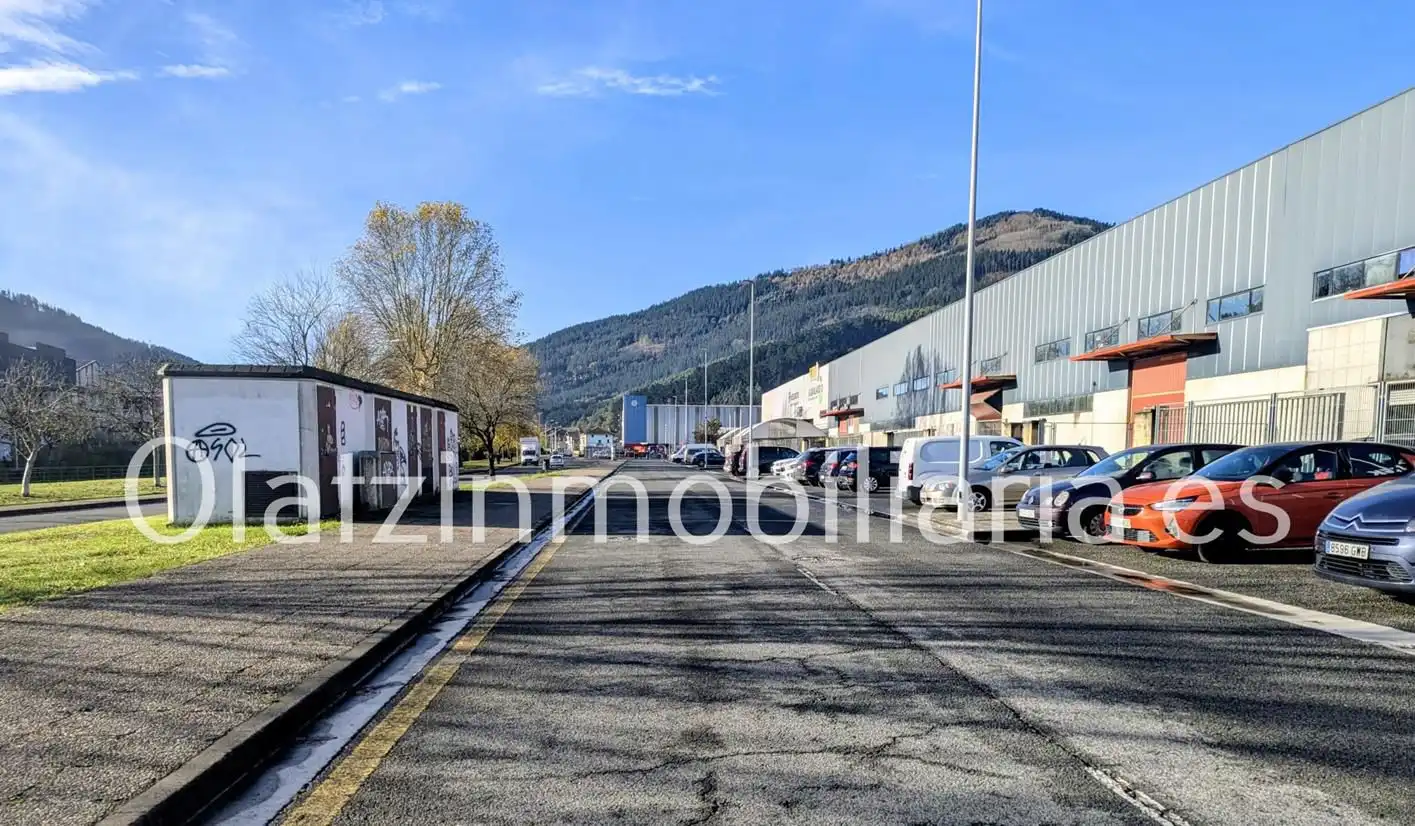 Vista exterior de Nave industrial de alquiler en Laudio / Llodio