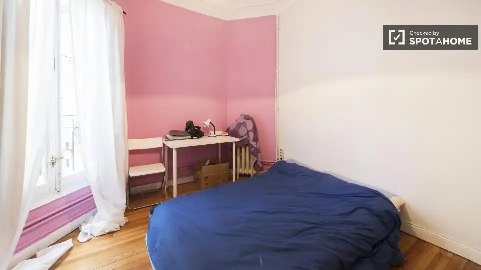 Bedroom of Flat for rent in Madrid  with Air Conditioner, Heating and Furnished