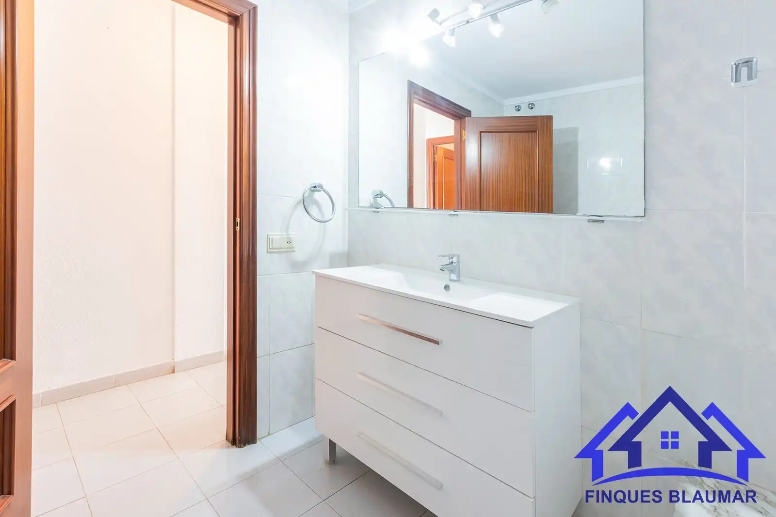 Baño de Piso en venta en Pineda de Mar con Terraza