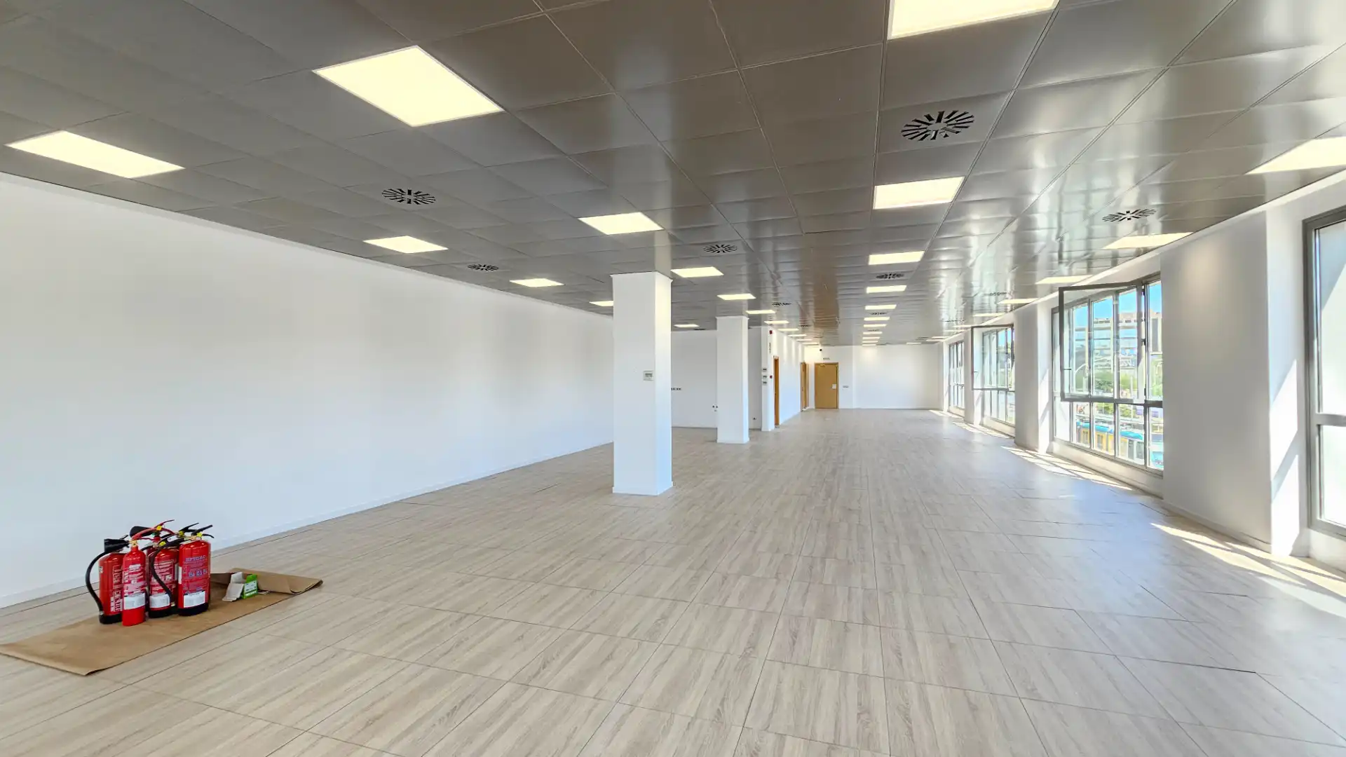 Büro zur Miete in Sant Joan Despí mit Klimaanlage und Alarm