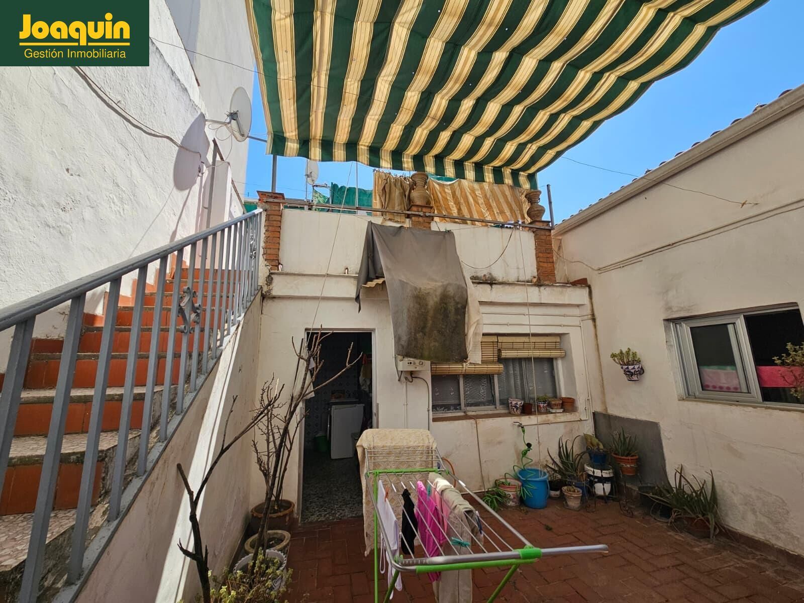 Exterior view of House or chalet for sale in  Córdoba Capital  with Air Conditioner and Terrace