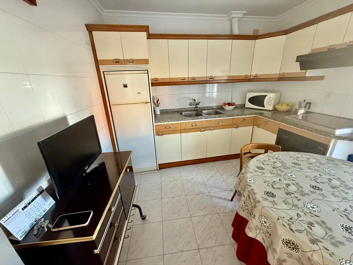 Kitchen of Country homes for sale in Valdefuentes del Páramo  with Heating, Furnished and Oven