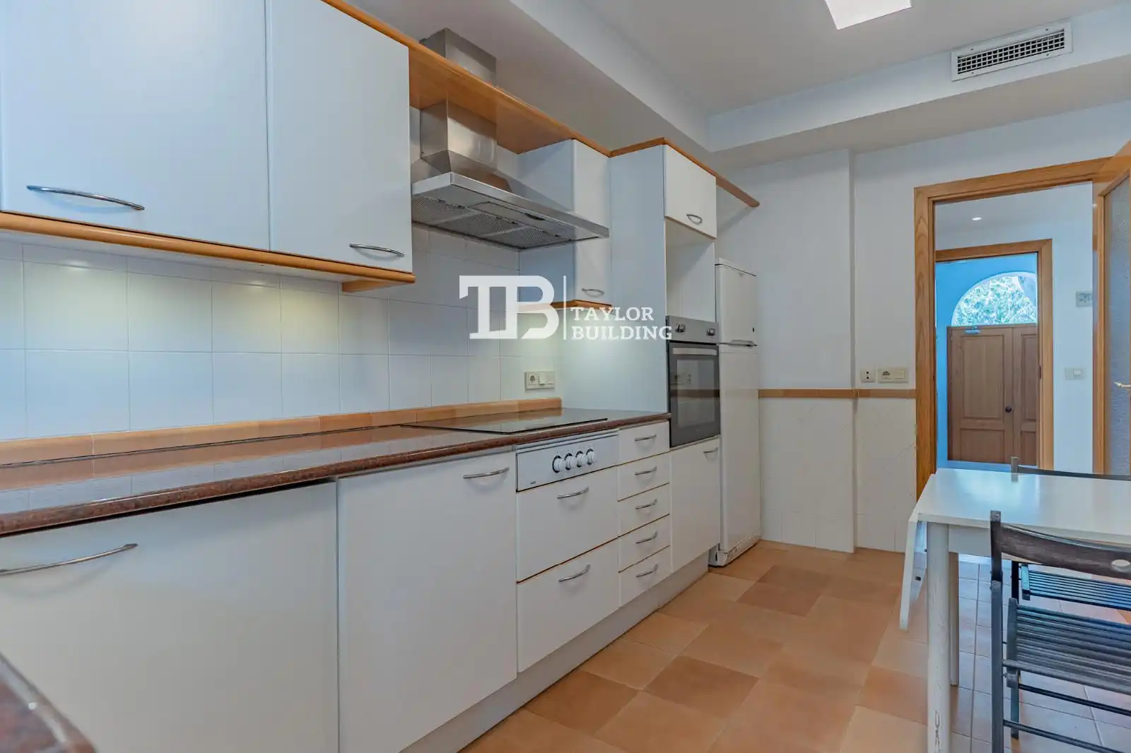 Küche von Wohnung zum Verkauf in  Palma de Mallorca mit Klimaanlage, Heizung und Privatgarten