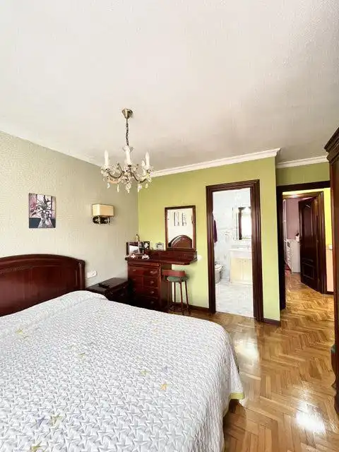 Schlafzimmer von Wohnung zum Verkauf in Gijón  mit Heizung, Parkett und Terrasse