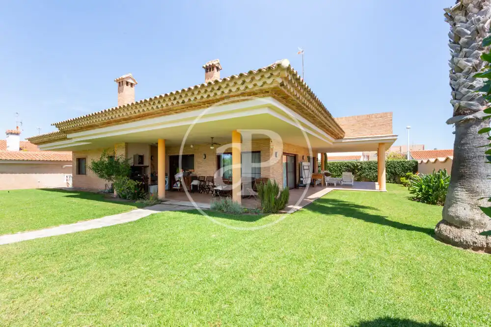 Jardín de Casa o chalet en venta en Sagunto / Sagunt con Aire acondicionado, Calefacción y Jardín privado