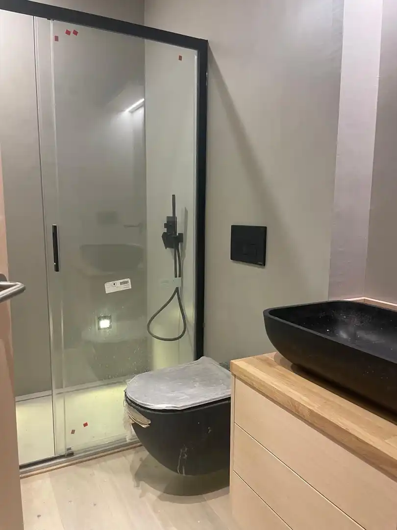 Bathroom of Office for sale in Barcelona  with Air Conditioner and Heating