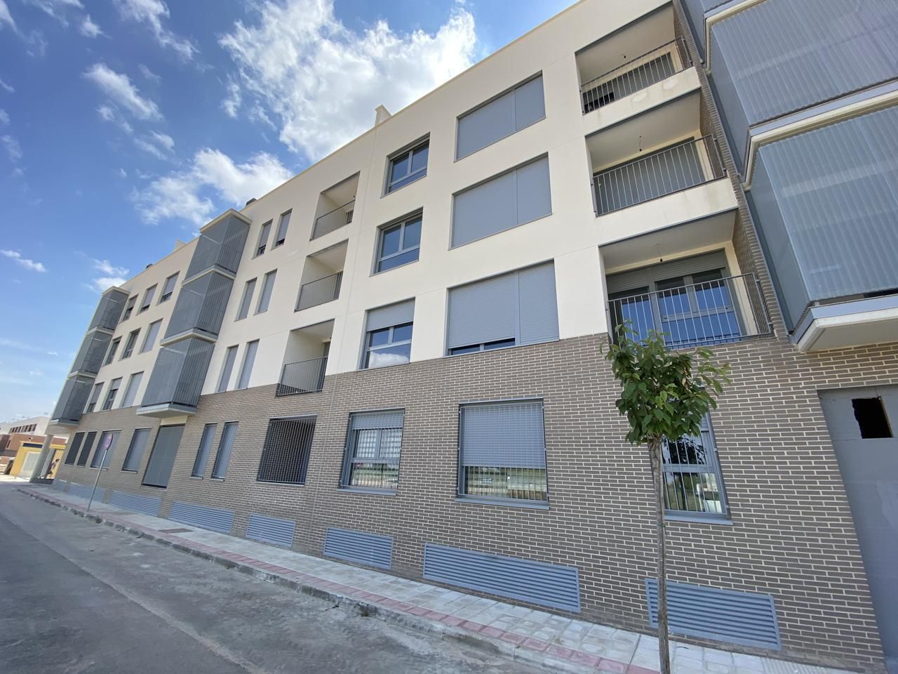 Vista exterior de Piso en venta en Alovera con Calefacción, Terraza y Trastero