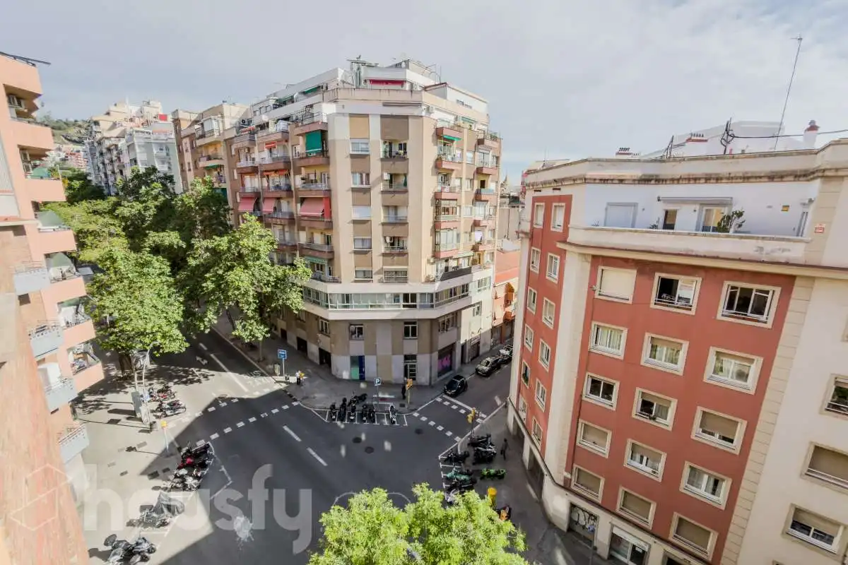 Vista exterior de Piso en venta en Barcelona