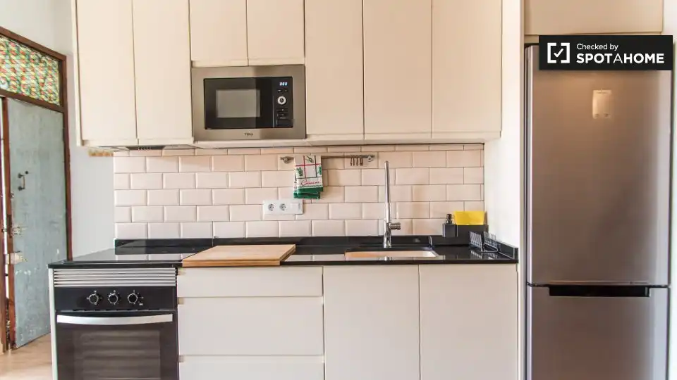 Kitchen of Flat for rent in Valencia  with Air Conditioner, Heating and Furnished