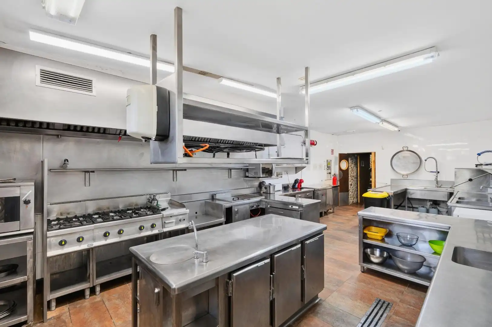 Cocina de Casa o chalet en venta en Mollet de Peralada con Jardín privado, Terraza y Piscina