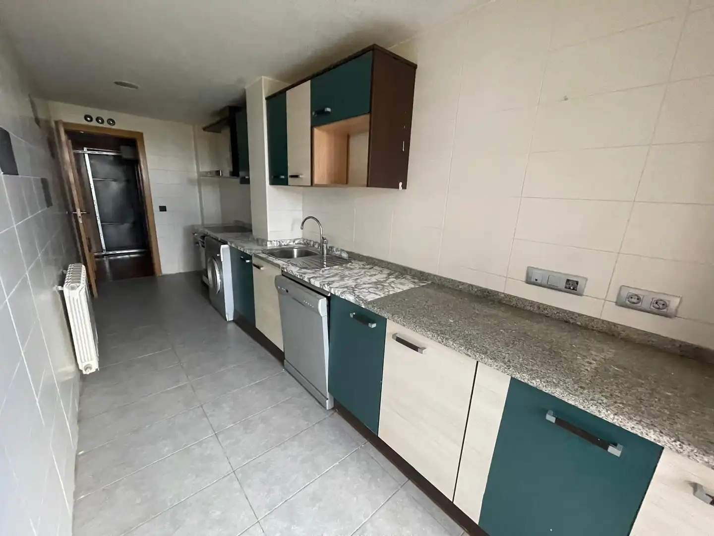 Kitchen of Flat for sale in La Muela  with Terrace