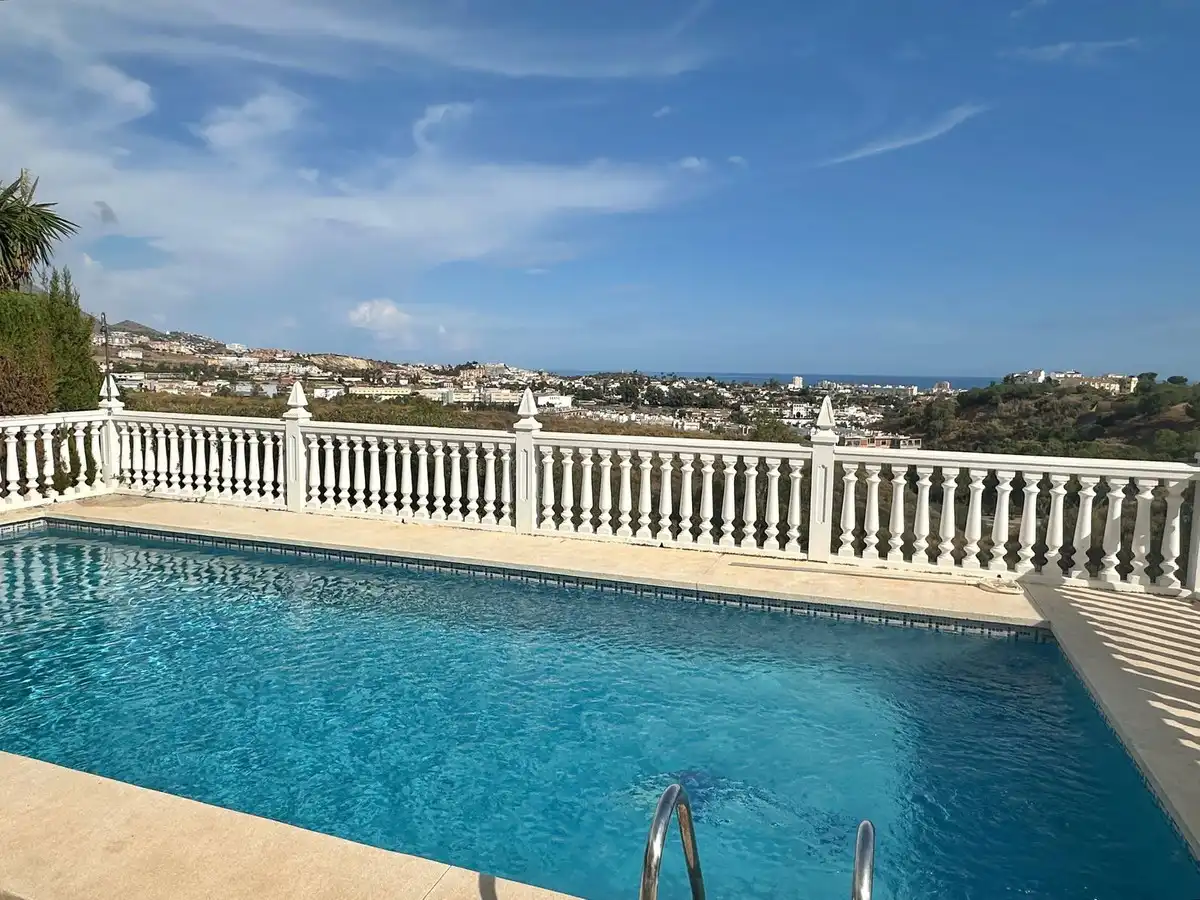 Piscina de Casa o chalet en venta en Mijas con Aire acondicionado, Calefacción y Jardín privado