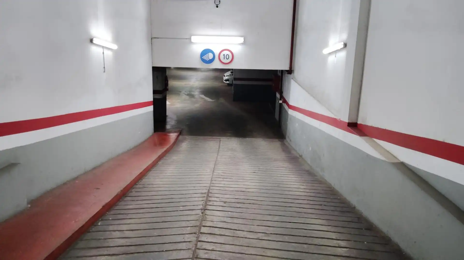 Parkplatz von Garage zur Miete in Barcelona