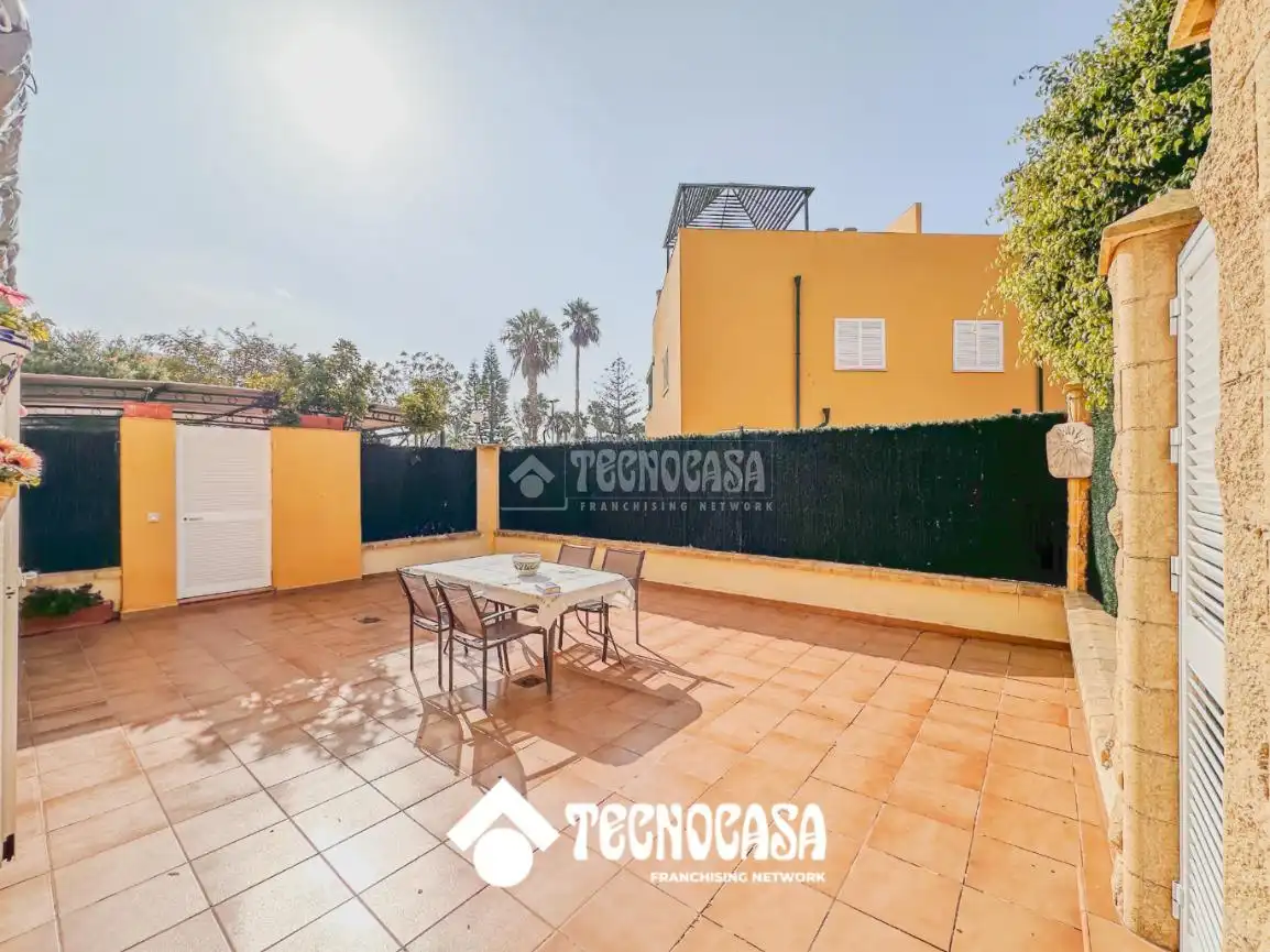 Terrassa de Casa adosada en venda en Rota amb Terrassa i Balcó