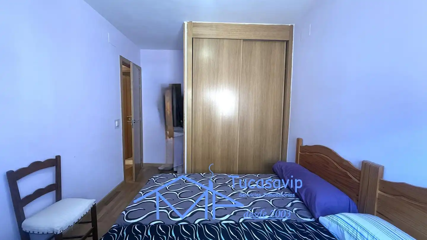 Habitación de Dúplex en venta en El Hoyo de Pinares  con Calefacción y Amueblado