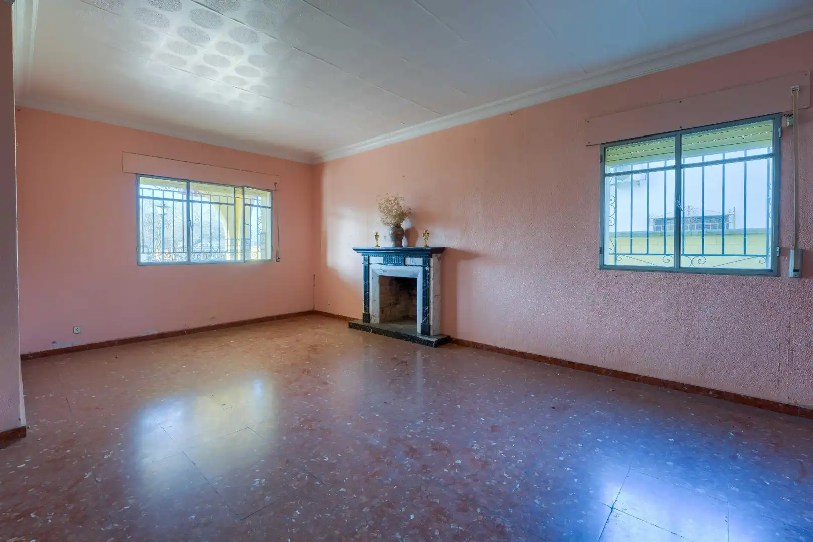 Houses for sale in Sanlúcar la Mayor  with Air Conditioner, Private garden and Terrace